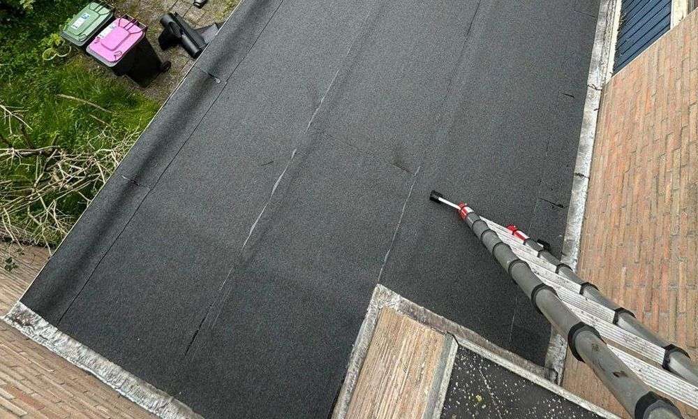 Plat dak geplaatst door dakdekker in Schoonhoven